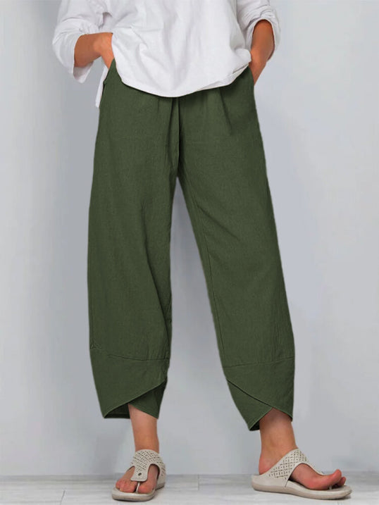 Minimalistische zomerbroek voor dames, cropped lengte, luchtig en comfortabel in diverse kleuren.
