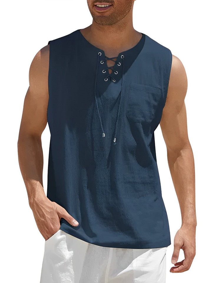Gevouwen heren tanktop, luchtig en mouwloos, klaar voor casual zomerse avonturen of stranddagen.