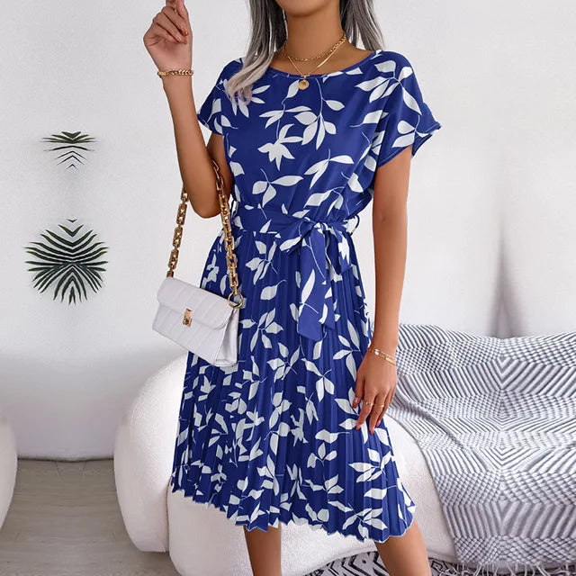 "Luchtige zomerjurk dames, elegante pasvorm, levendige kleuren, veelzijdig voor zomerse gelegenheden, vrouwelijk ontwerp."