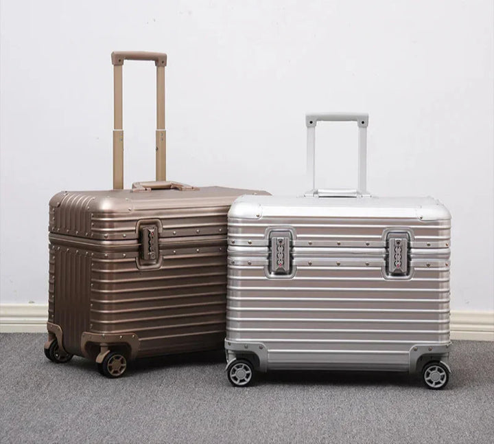Lichtgewicht en sterke aluminium-magnesium koffer met soepele spinnerwielen en TSA-slot.