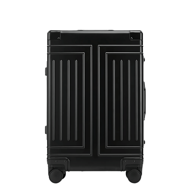 Luxe aluminium reiskoffer 'Emperor' zilver, duurzaam en onverwoestbaar voor veilig reizen.