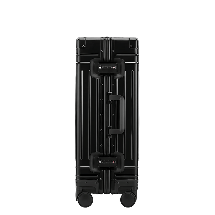 Zilveren hardcase aluminium koffer met TSA slot, stille wielen voor luxe en veilige ruimbagage.