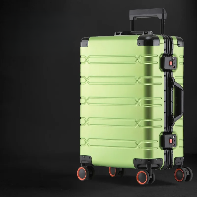 Close-up van het geïntegreerde TSA-cijferslot op een duurzame aluminium-magnesium reiskoffer, voor veilige bagage.