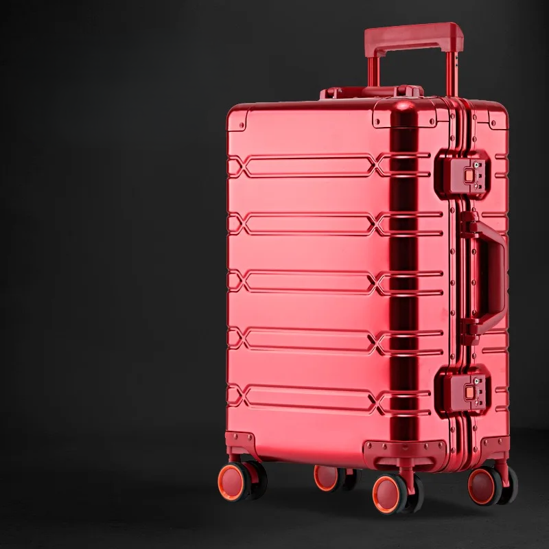 Premium aluminium reiskoffer in beweging, moeiteloos te manoeuvreren door stille wielen en ergonomische trekstang.