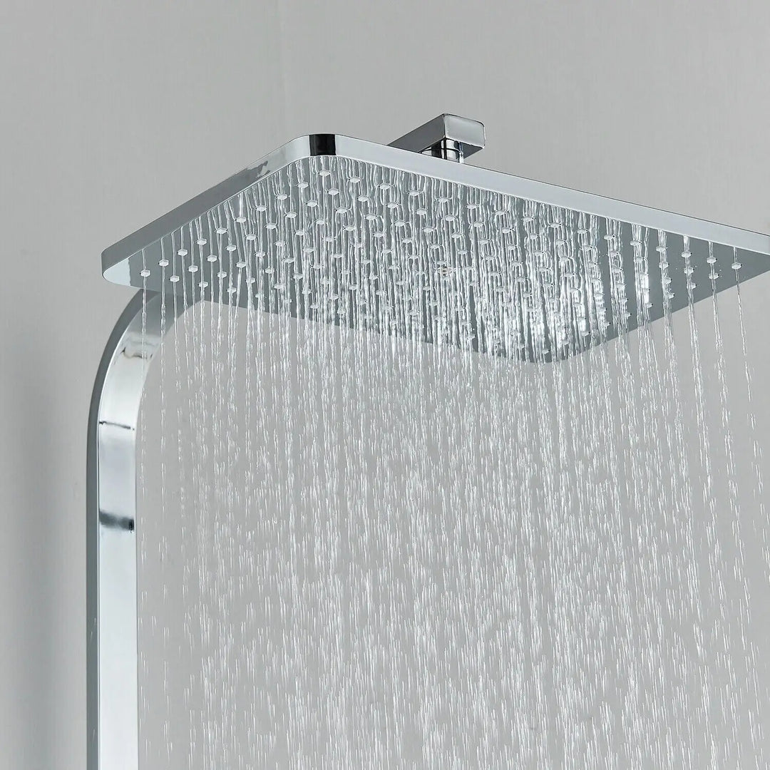 "Luxe AquaFlow doucheset met messing mengkraan en regen douchekop, glimmende chroomafwerking, elegant ontwerp."