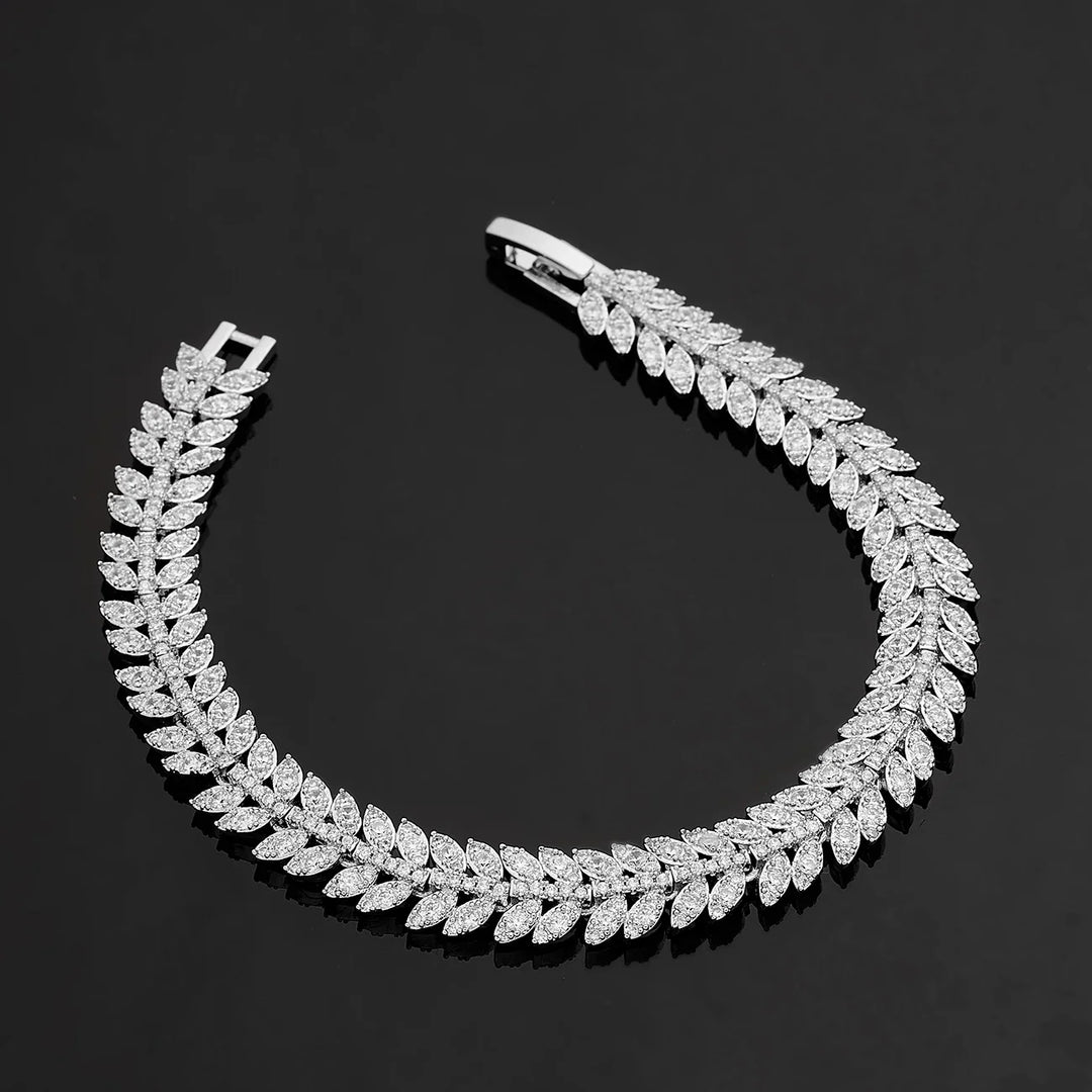 Moderne bruid zirkonia sieradenset, 4-delig. Elegante halsketting, oorbellen en armband voor een schitterende look.