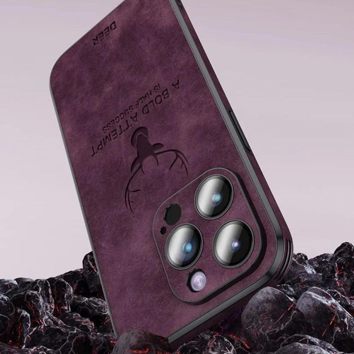 Blauw leren iPhone accessoire, een mix van luxe en geavanceerde schokbestendigheid.