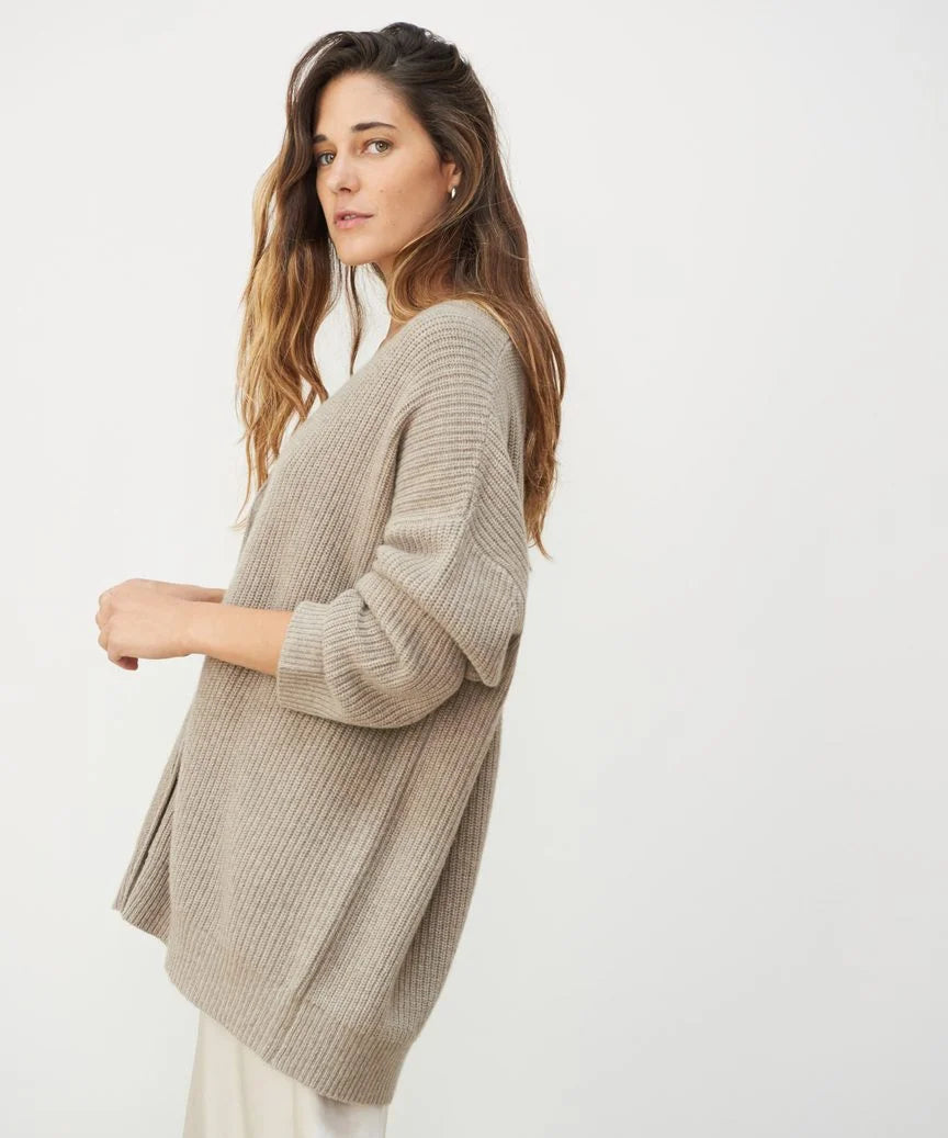 Comfortabel en zacht damesvest, ideaal als elegante bovenkleding voor casual én chique looks. Tijdloos design.
