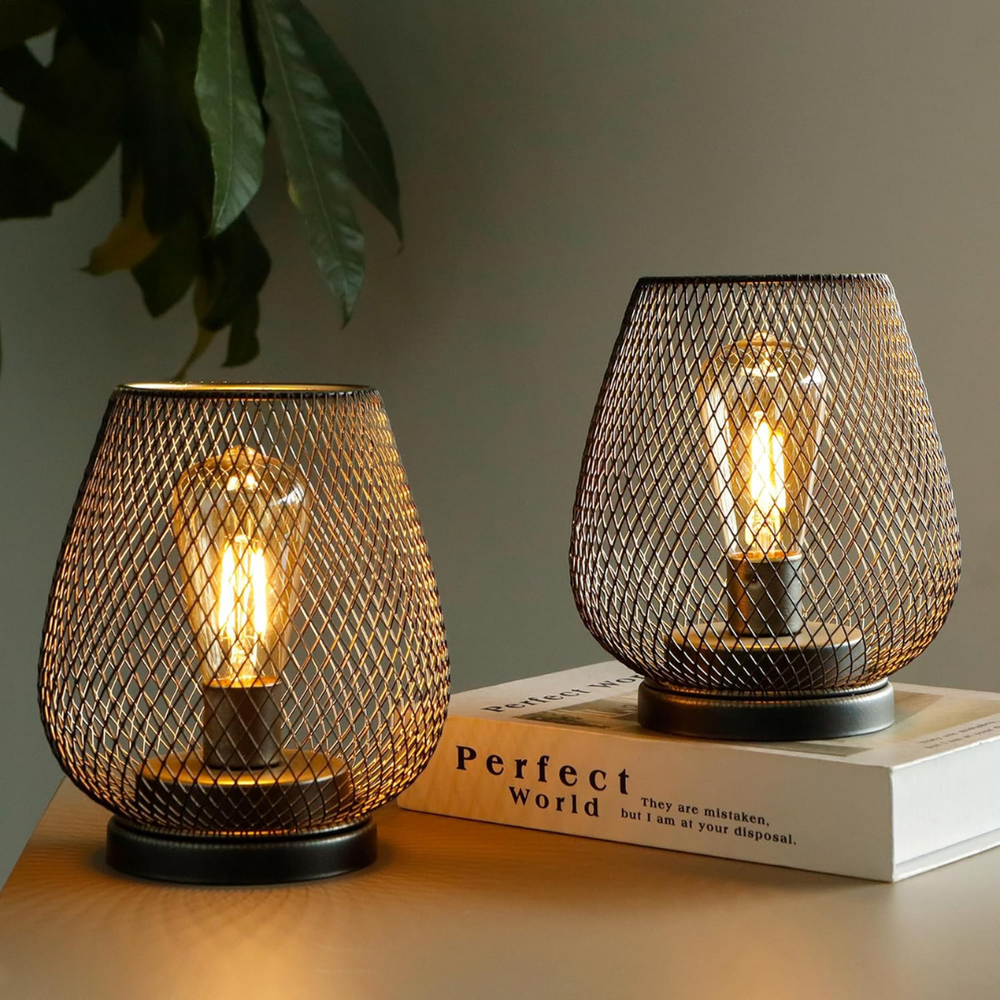 Sfeervolle LED tafellamp, draadloze lantaarn voor een gezellig interieur. Perfecte decoratie en binnenverlichting.