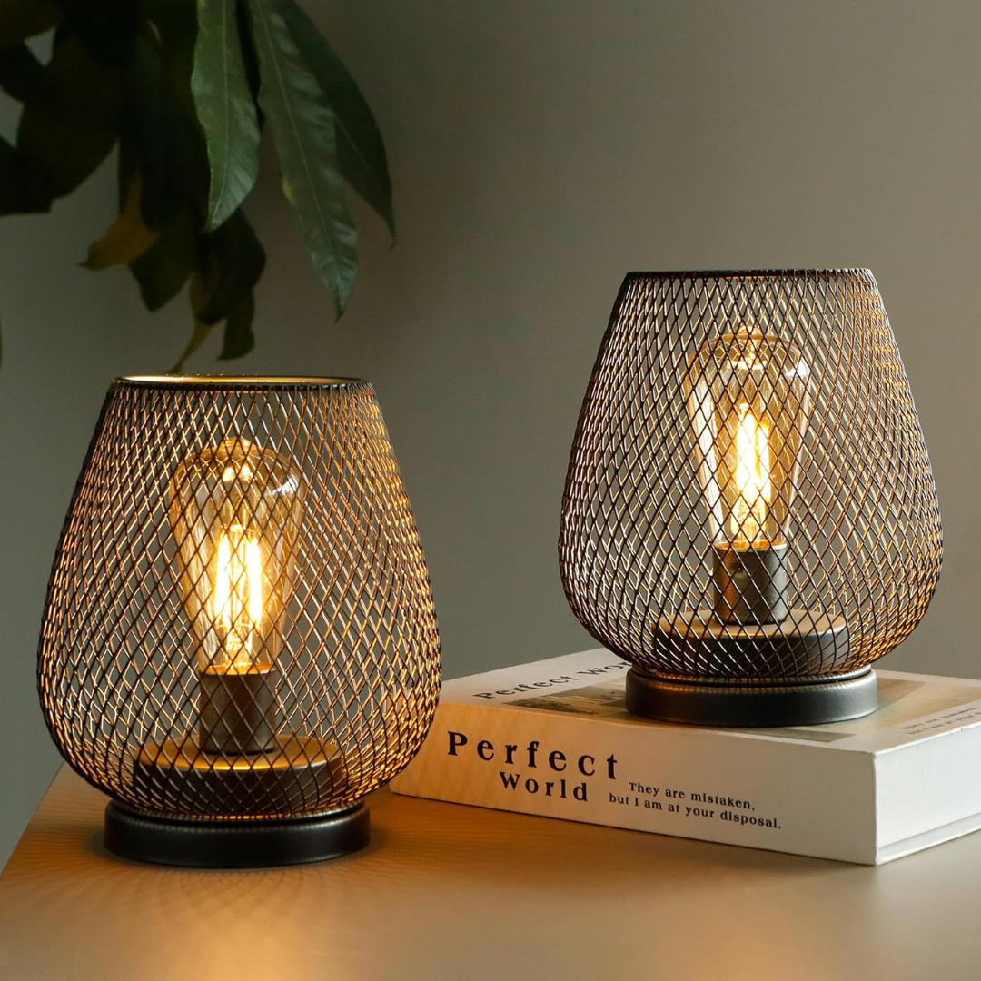 Sfeervolle LED tafellamp, draadloze lantaarn voor een gezellig interieur. Perfecte decoratie en binnenverlichting.