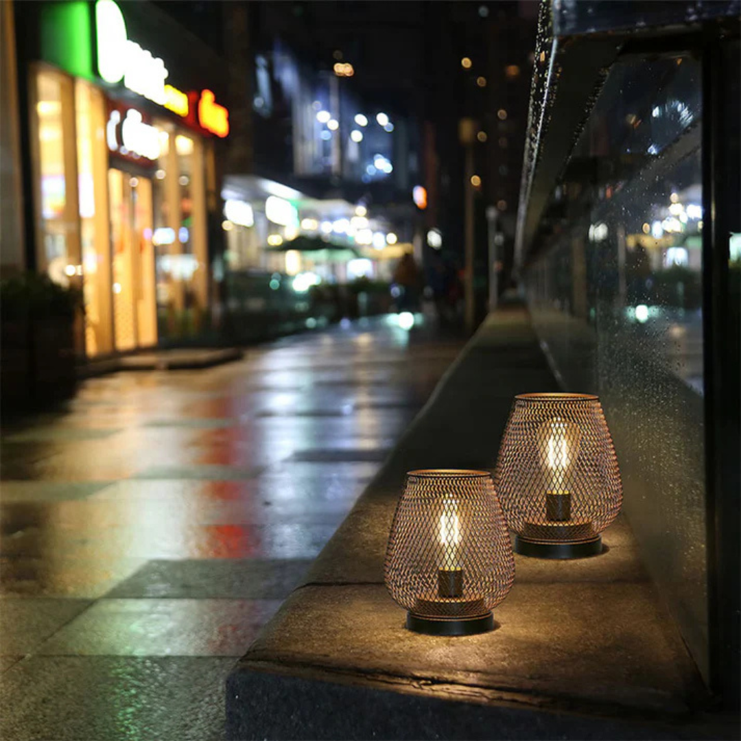 Veelzijdige draadloze LED lantaarn; gebruik als tafellamp, sfeerverlichting, binnen- of buitenverlichting. Modern design.