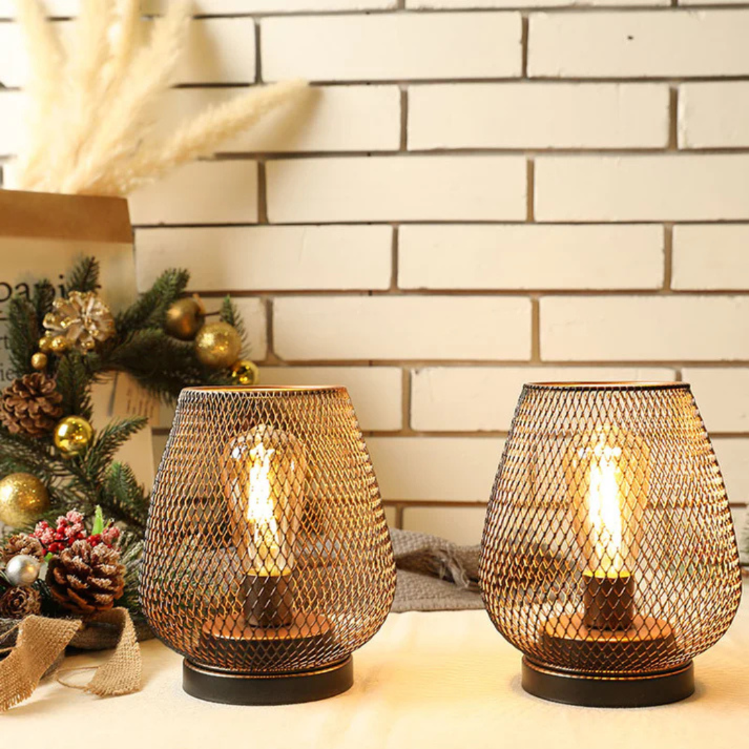 Zachte sfeerverlichting van deze luxe LED lantaarn. Draadloze tafellamp, een stijlvolle woonaccessoire voor thuis.