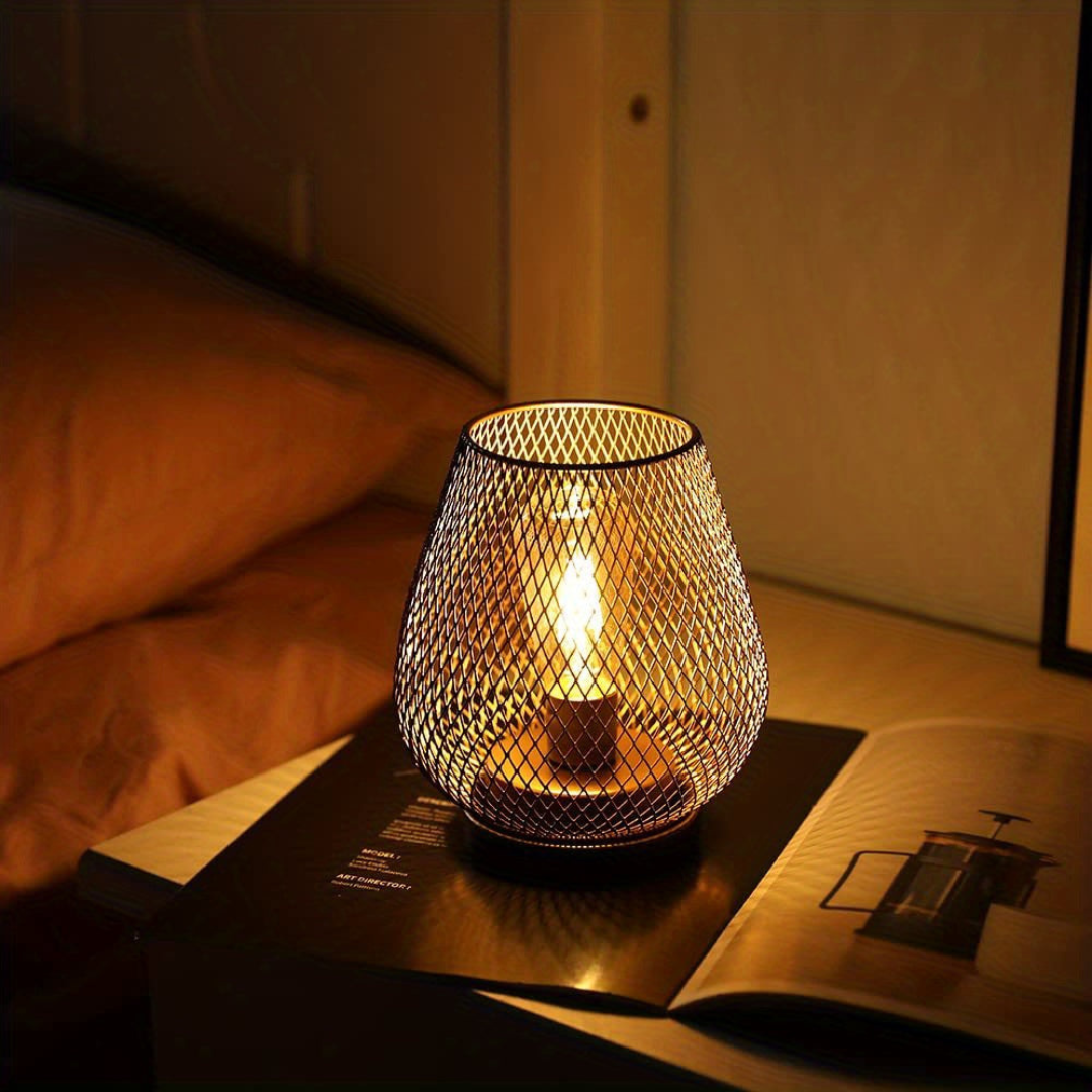 Elegante draadloze LED lantaarn, ook perfect als sfeervolle tafellamp. Een moderne toevoeging aan je interieur decoratie.