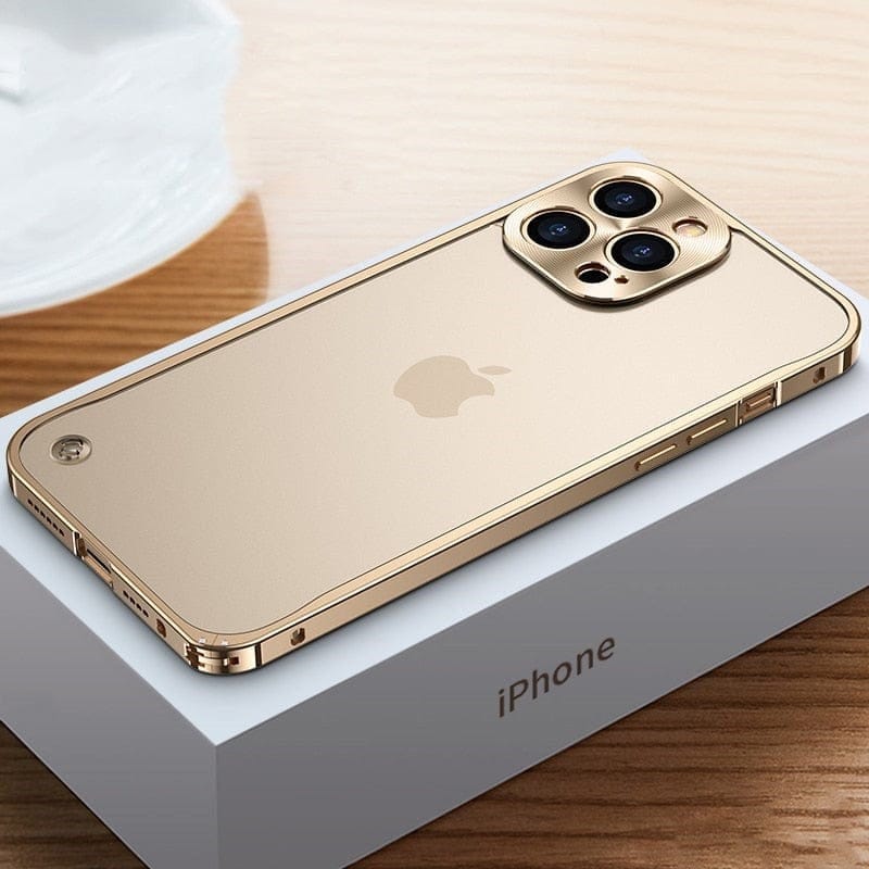 Krasbestendige metalen iPhone hoes van aluminium, een essentiële accessoire voor langdurige telefoonbescherming.