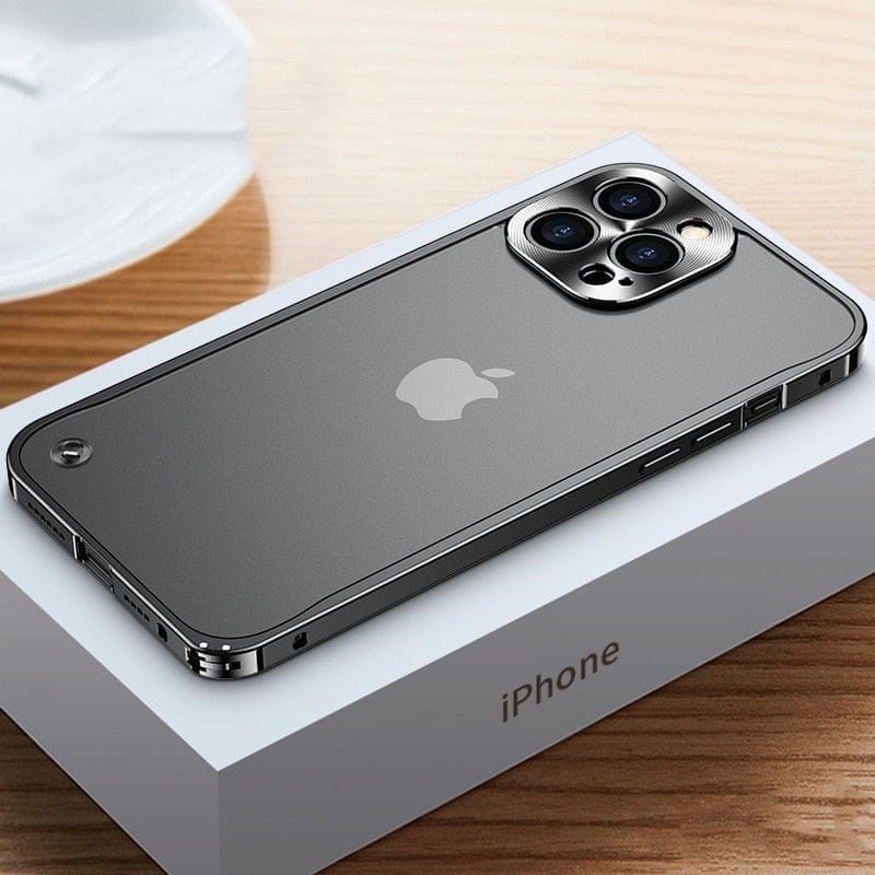 Groene metalen iPhone hoes van aluminium, biedt maximale bescherming en een unieke stijl voor je telefoon.