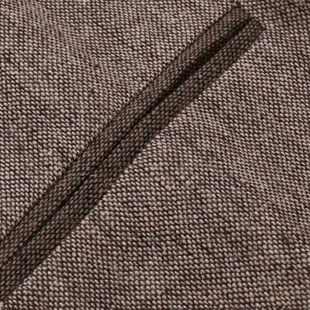 "Luxe legergroen herringbone gilet voor heren, ideaal voor formele gelegenheden, gemaakt van katoen, wol en kasjmier."