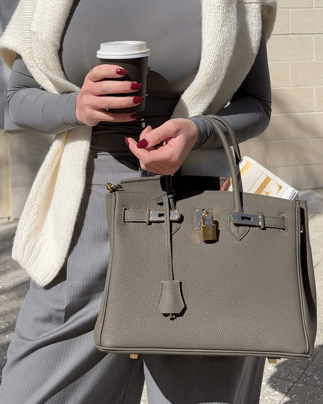 "Luxe leren handtas, elegante vrouwen tas van hoogwaardig leer met ruime interieurs en chique uitstraling, veelzijdig ontwerp