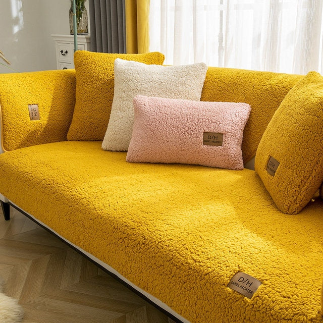 Moderne pluche bankhoes als stijlvolle woondecoratie. Verfrist uw interieur met comfort en luxe.
