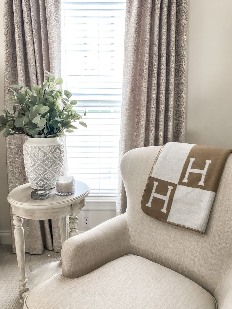 Winterse luxe: dikke wollen kasjmier plaid, heerlijk warm en een prachtige huisdecoratie.