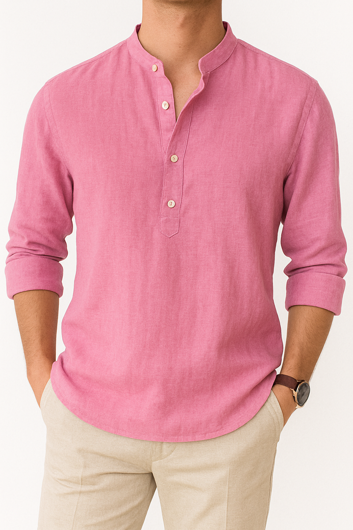 Comfortabel herenoverhemd met Henley kraag en losse pasvorm, ideaal voor zomerse dagen en casual mode.