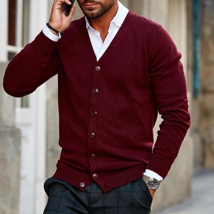 Mannen klassiek grijs vest, comfortabele cardigan met zakken, ideaal voor casual en stijlvolle wintermode.