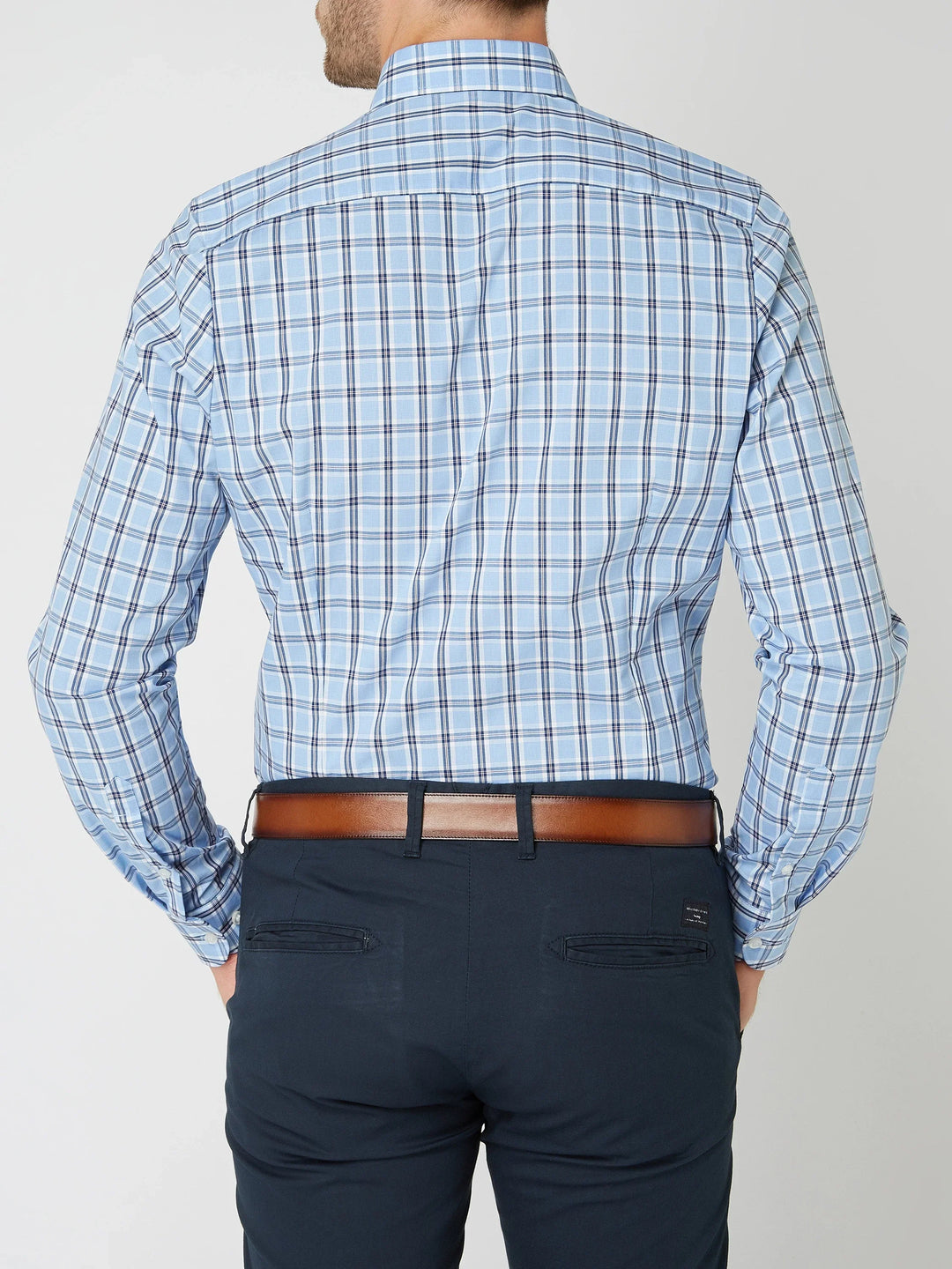 Smart-casual geruit overhemd voor mannen, combineert stijl met dagelijks comfort en duurzaamheid.