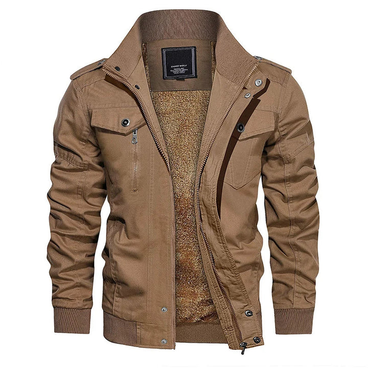 Outdoor heren bomberjack in militaire stijl, robuust en warm voor winterse avonturen of casual dragen.