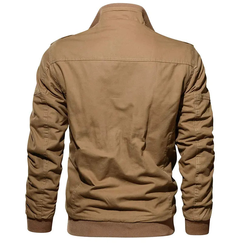 Stoer militair heren bomberjack met functionele zakken, warme winterjas voor streetwear en outdoor.
