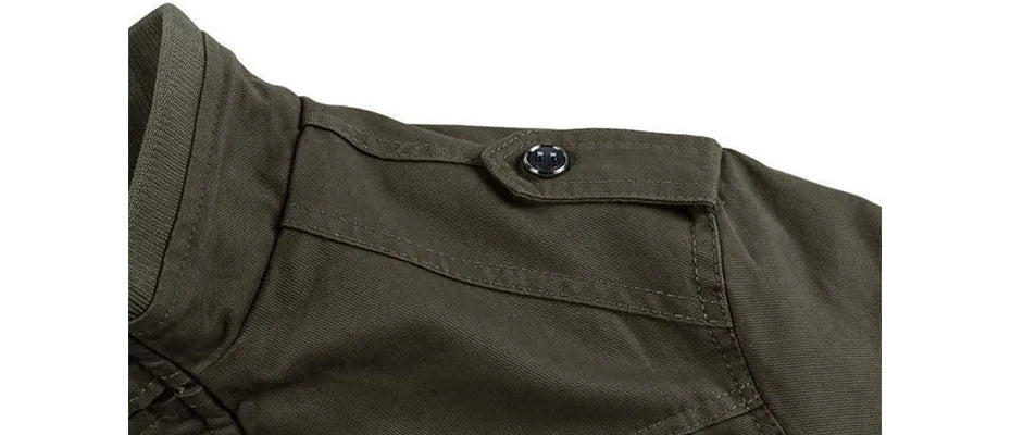Trendy militair heren bomberjack, een warme en stijlvolle winterjas voor streetwear en moderne herenkleding.