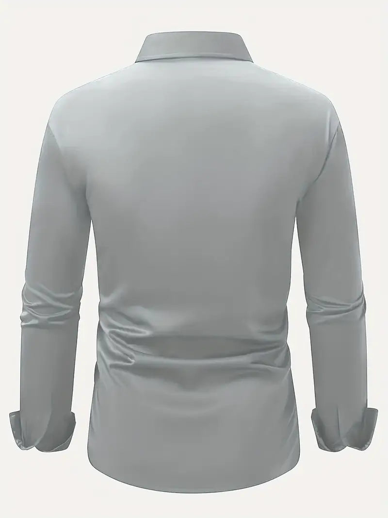 Net en fris heren overhemd, strijkvrij. Ademend, met lange mouwen en een comfortabele, moderne pasvorm.