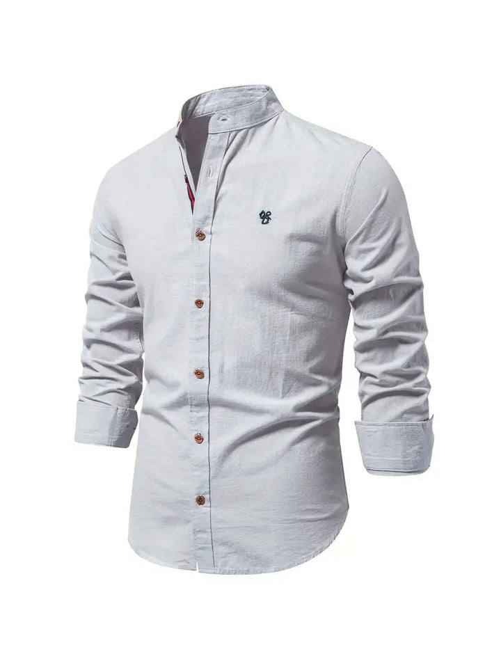 Stijlvol herenshirt, lange mouw, opstaande kraag, combineert zakelijk met casual elegantie.