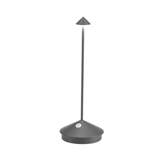 "Moderne draadloze LED tafellamp met elegant design, dimbaar en waterbestendig voor binnen en buiten, sfeervolle verlichting.