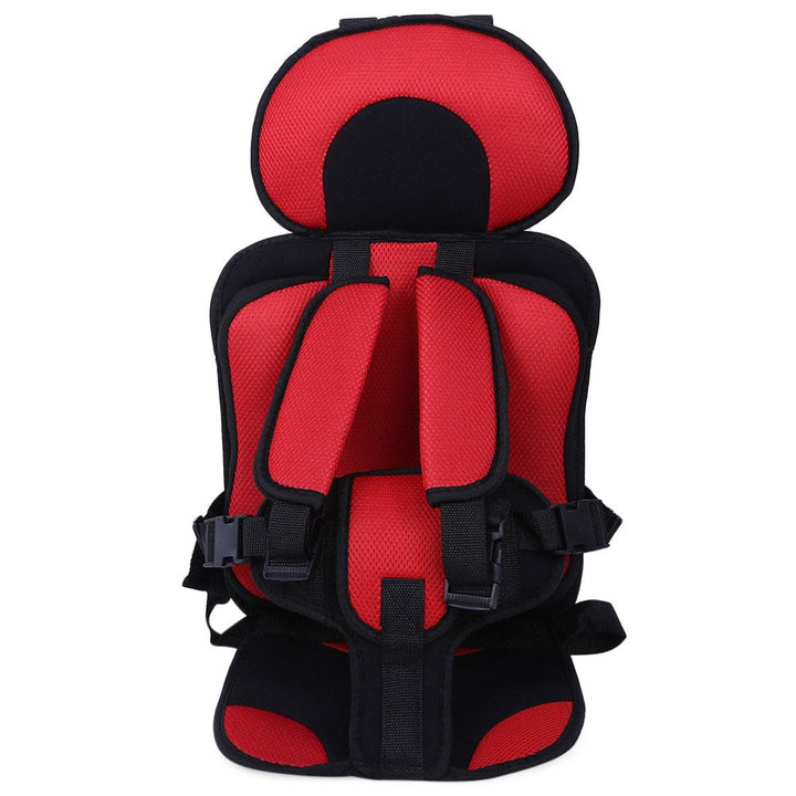 Moderne kinder autostoel met vijfpuntsgordel en ademende stof, ideaal voor comfort en veiligheid tijdens reizen.