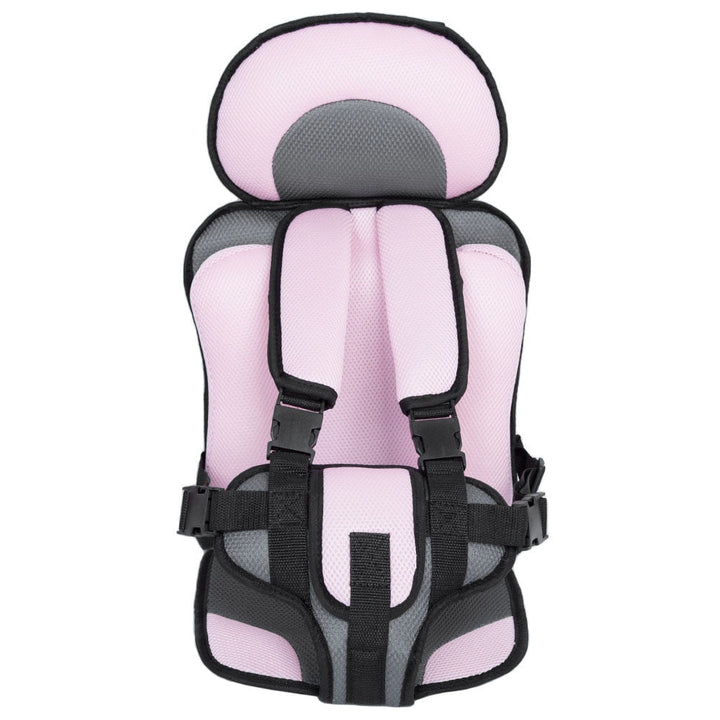 Moderne kinder autostoel met vijfpuntsgordel en ademende stof, ideaal voor comfort en veiligheid tijdens reizen.