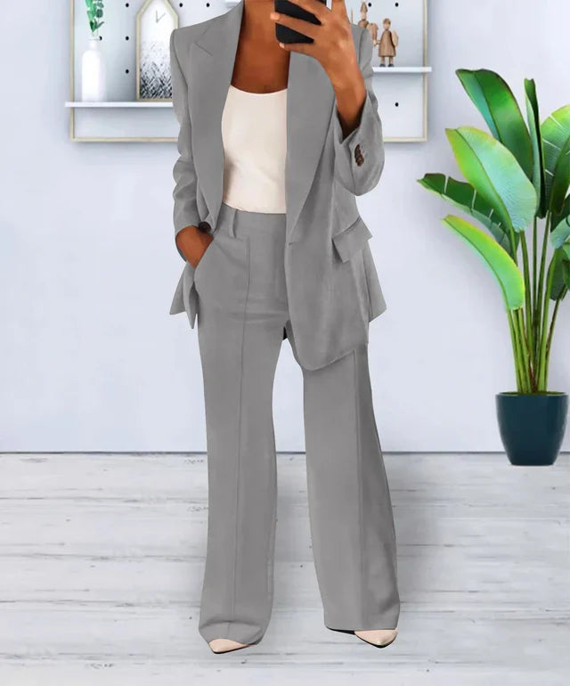 Comfortabele co-ord set voor dames: oversized stretch blazer en bijpassende rechte broek. Elegante damesset.