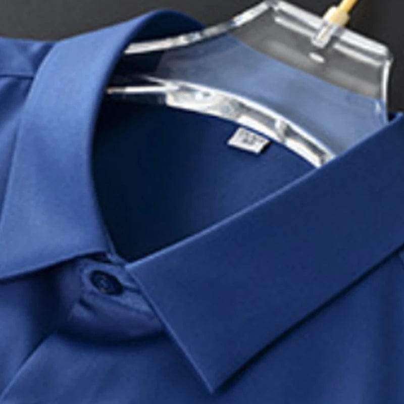 "Modieus slim fit herenoverhemd, kreukvrij en comfortabel, met streepdesign en knoopsluiting, ideaal voor elke gelegenheid."