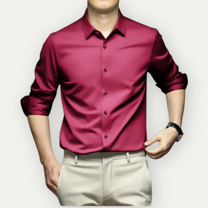 "Modieus slim fit herenoverhemd, kreukvrij en comfortabel, met streepdesign en knoopsluiting, ideaal voor elke gelegenheid."