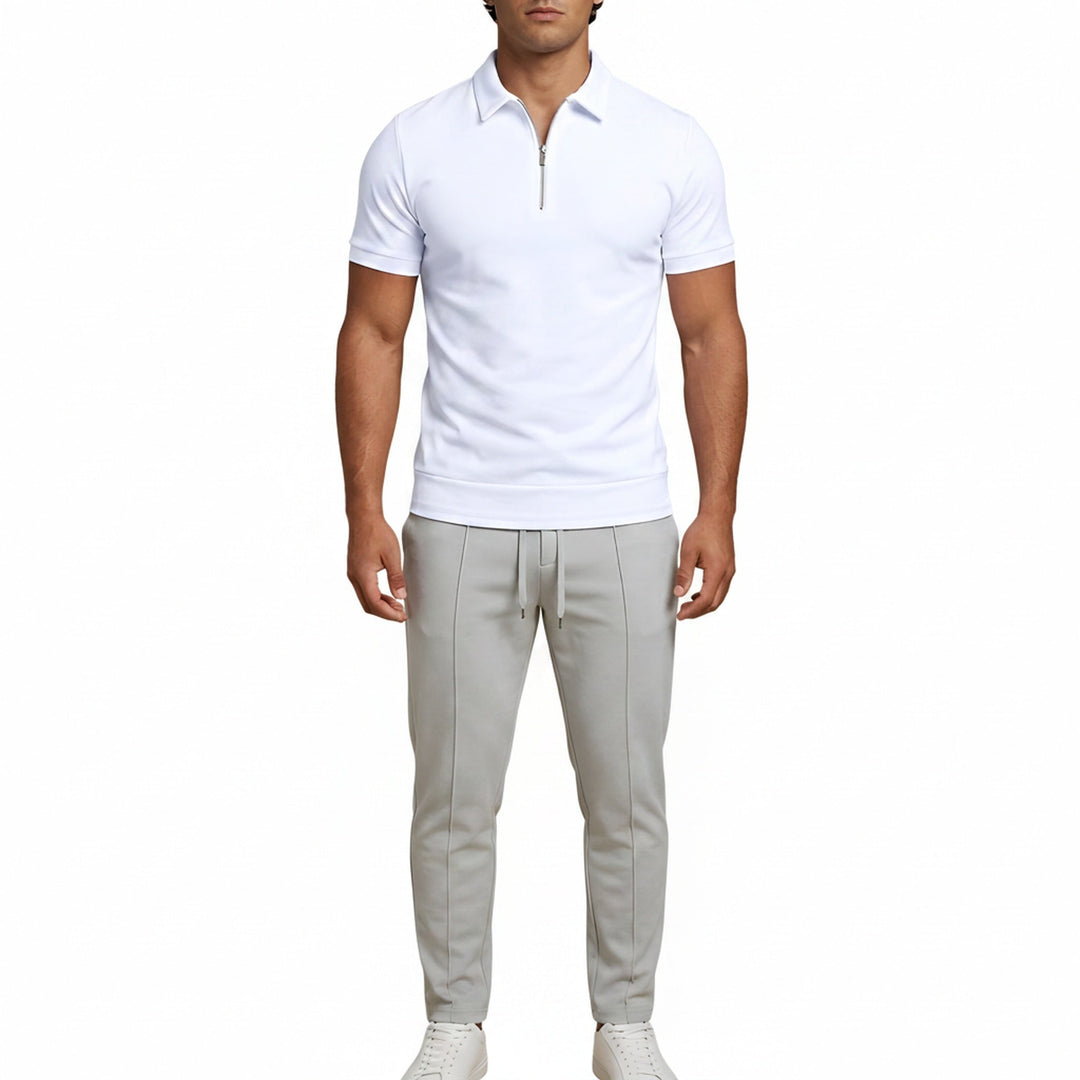 Modieuze heren slim fit polo met korte mouw en trendy ritskraag, perfect voor casual zomerstijl.