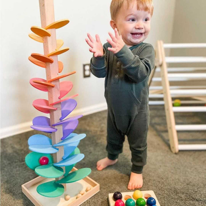 "Montessori Regenboog Knikkerboom: kleurrijke houten toren met knikkers en muziek voor zintuiglijke ontwikkeling kinderen"