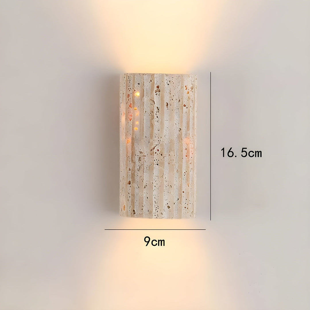 "Natuurstenen wandlamp met warm LED-licht, elegant design, unieke textuur, perfecte ambiance voor elke kamer"