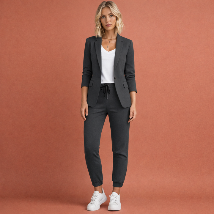 Casual chic Nienke tweedelig pak dames, ideaal voor elke gelegenheid