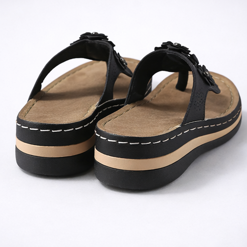 Modieuze dames slippers Josine: de perfecte combinatie van stijl en comfort.