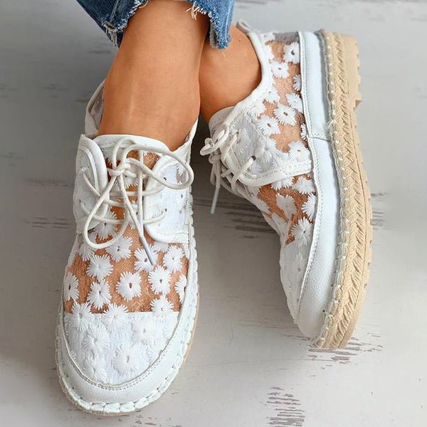 "Orthopedische damessneakers met stijlvol borduurwerk, comfortabel en elegant, ideaal voor dagelijks gebruik."