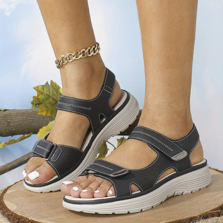 Verbeter je houding en comfort met Sonja unisex orthopedische sandalen. Ideaal voor een actieve, pijnvrije levensstijl.