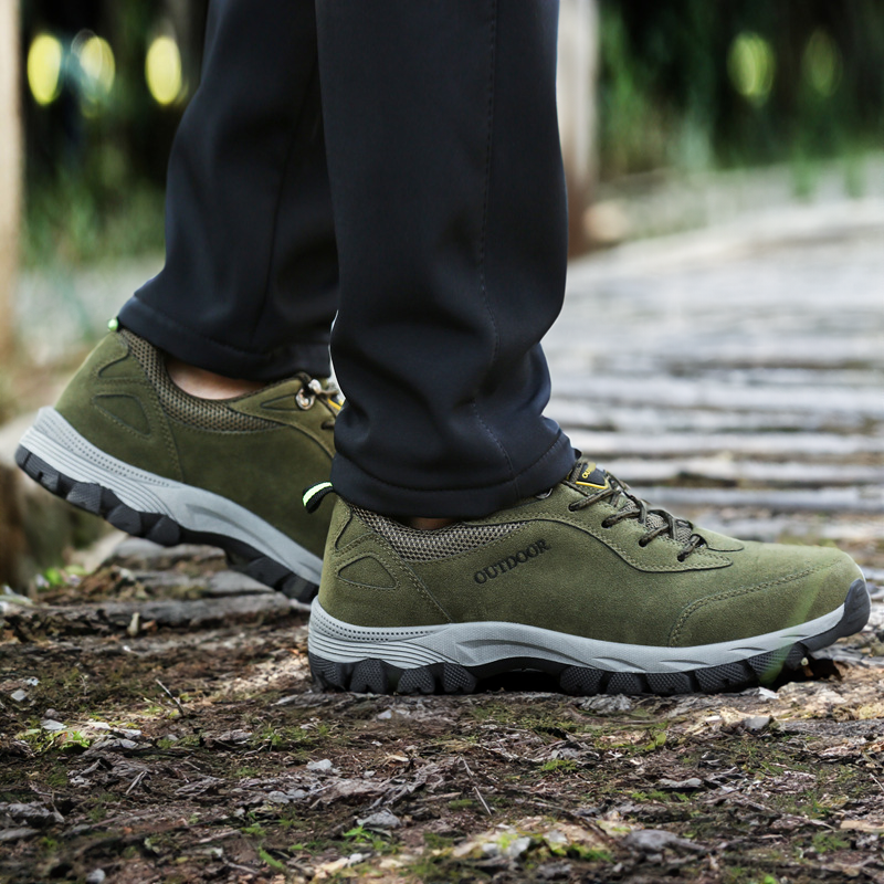 Heren orthopedische wandelschoenen in bruin met stevige zool en comfortabele pasvorm.
