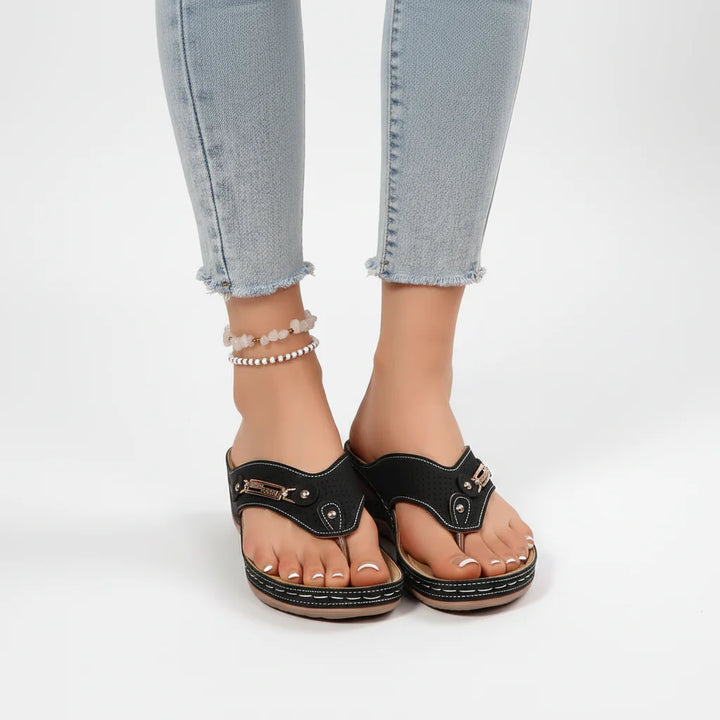 Trendy dames sandalen voor de zomer, ideaal voor strand en dagelijks comfort, met orthopedische ondersteuning.