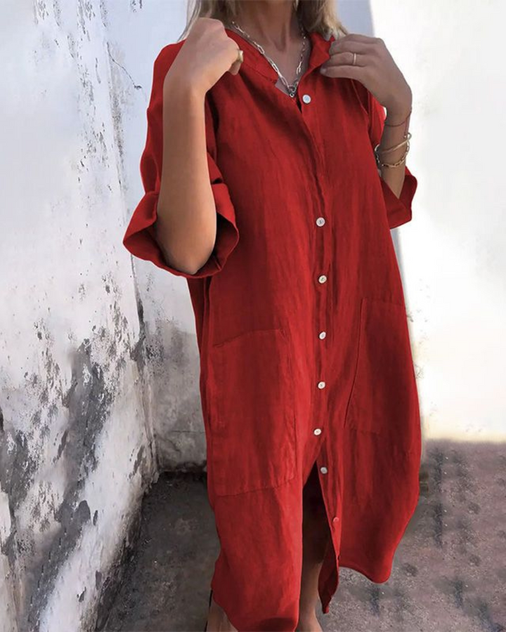 Casual zomerjurk: oversized midi shirtdress met doorlopende knoopsluiting, comfortabel en modern voor dames.