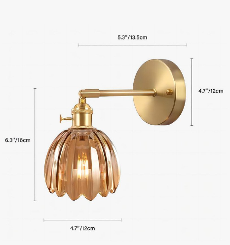 Klassieke retro wandlamp met tulp glazen kap; sfeervolle wandverlichting voor uw woning.