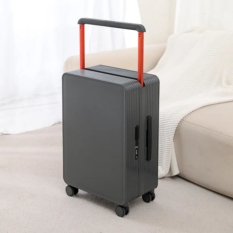 Binnenkant van de Dublin PP hardcase koffer met handige inpakriemen en compartimenten voor bagage.