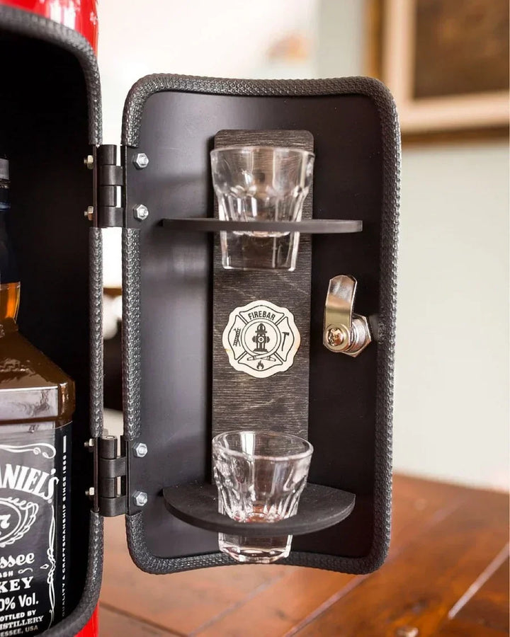 Geheime bar vermomd als brandblusser. Stijlvol, onopvallend en functioneel voor drankopslag. Perfect cadeau.